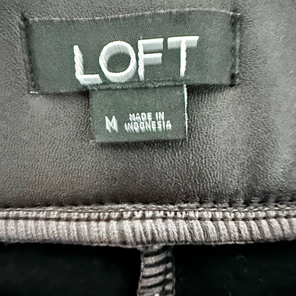 Loft Vegan Leather Leggings. Dark Chocolate Brown. Size M. - Picture 4 of 6